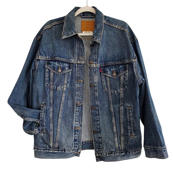 Levi's Woman's Premium Medium Wash Oversized Denim Trucker Jacket Size Small - Picture 6 of 7